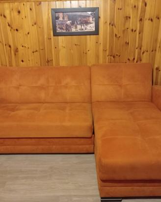 DIVANO LETTO ANGOLARE CON CONENITORE ARANCIONE