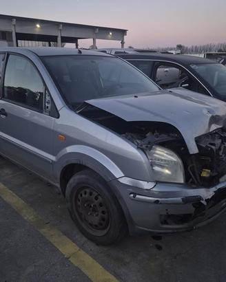 Ford Fusion 2005 1.4 TD Demolita - Per Ricambi