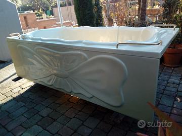 Vasca idromassaggio completa
