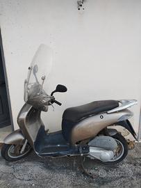 scooter Honda @ 150 