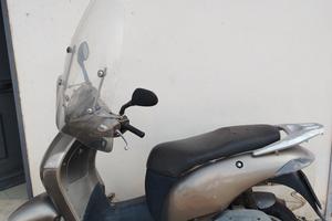 scooter Honda @ 150 