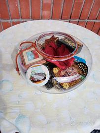 Scatoline latta varie, in vaso di vetro