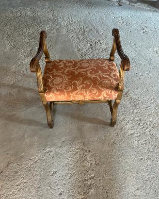 Sgabello antiquariato