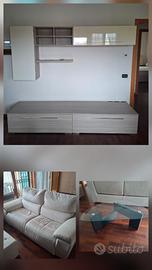 parete attrezzata + tavolo basso + divano 