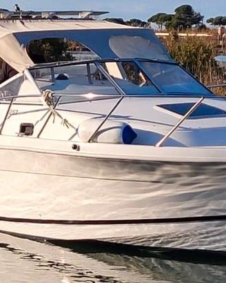 FOUR WINNS 257 QUEST + 2x200hp SUZUKI (2015)