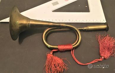 Antica tromba giocattolo