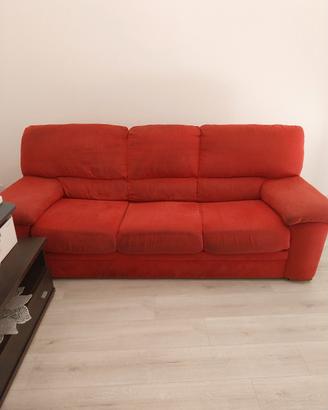 due divani da 3 e  2 posti