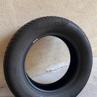 gomme invernali x4 marca PIRELLI 215/65R17