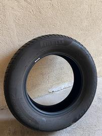 gomme invernali x4 marca PIRELLI 215/65R17