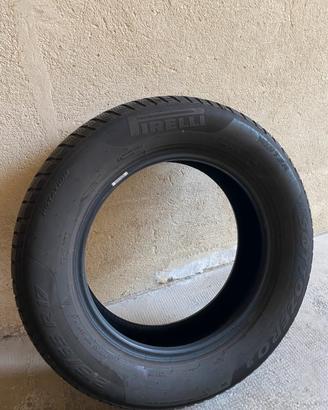 gomme invernali x4 marca PIRELLI 215/65R17