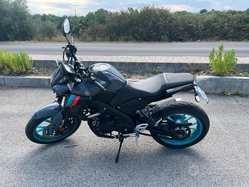 MT-125 Yamaha (Cyan Storm)