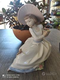 statuetta porcellana NAO di Valencia 