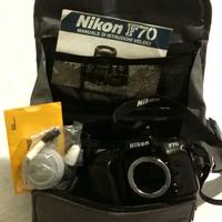 Corpo macchina fotografica Nikon F70+borsa/librett