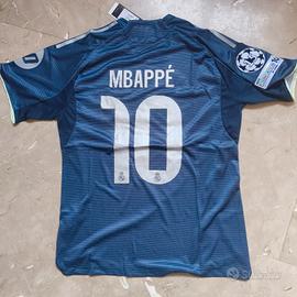 Real Madrid blue #10 Mbappé jersey.
✔ Size Large
✔