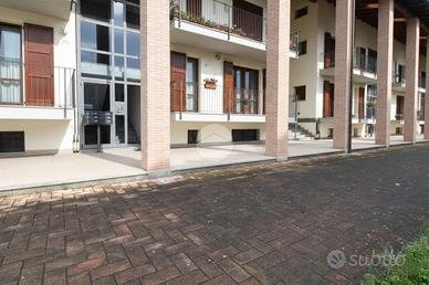 2 LOCALI A LANGHIRANO