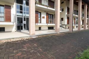 2 LOCALI A LANGHIRANO