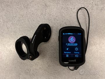 Garmin Edge 830 e staffa per manubrio