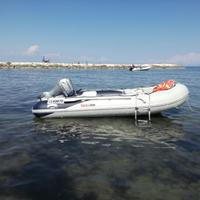 Gommone Honwave T40+ motore Honda 20CV +carrello