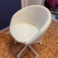Sedia girevole, con le rotelle. Ikea