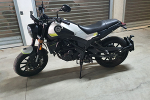 Benelli Leoncino 250