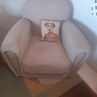poltrona in velluto beige Art Decò 