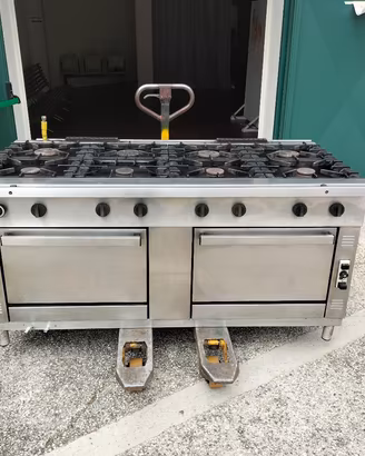 Cucina 8 Fuochi gas