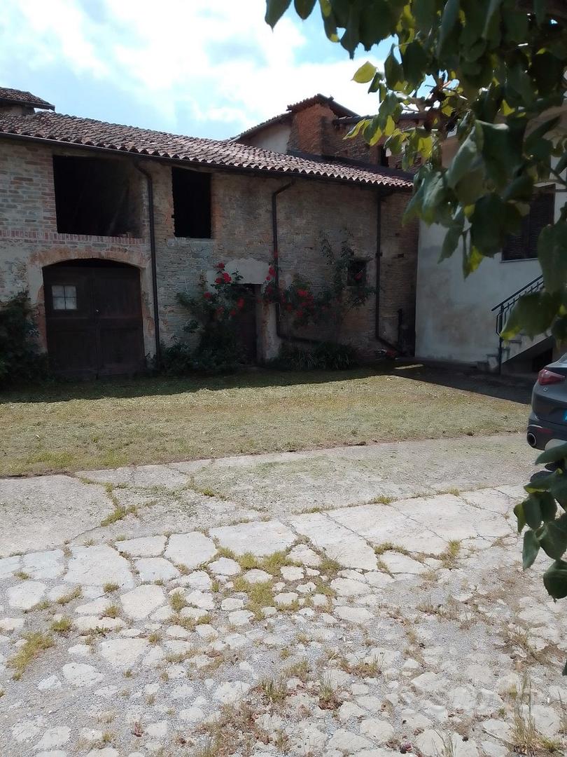 Rustico con terreno in Langa - Vista 2