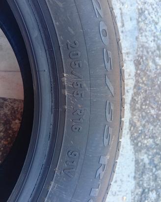  2 gomme seconda mano 