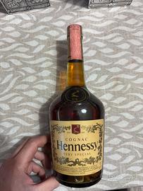 Bottiglie di Whisky sigillate vintage  Cognac