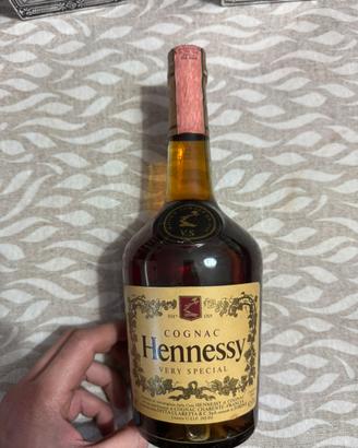 Bottiglie di Whisky sigillate vintage  Cognac