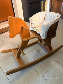 Cavallo a dondolo in legno per bambini con seduta