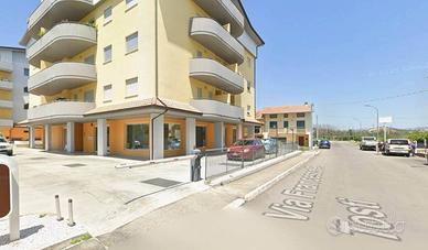 Immobile di 82 m² con 1 locale a Altino