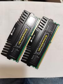 2 banchi RAM 4gb vengeance DDR3 1600b