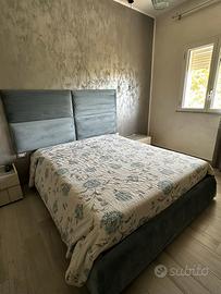 Letto matrimoniale con boiserie