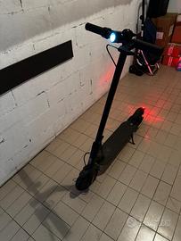 Monopattino Xiaomi Mi Electric Scooter Pro 2