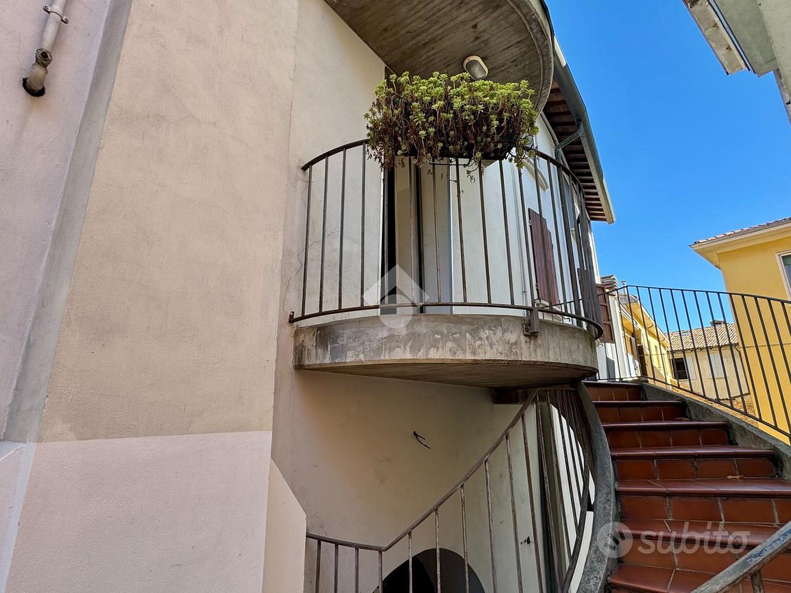 2 LOCALI A PARMA - Vista 2