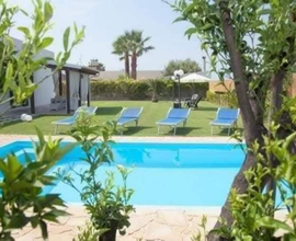 Su SPIAGGIA c/Piscina-Villa a uso privato