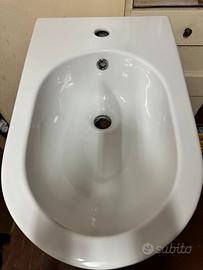 Sanitari bidet sospeso