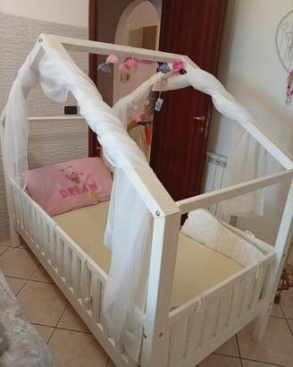 Letto della Monlit Cabane Montessori