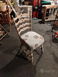 Sedia vintage in legno