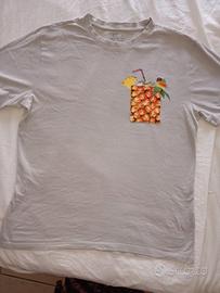T-shirt taglia M 