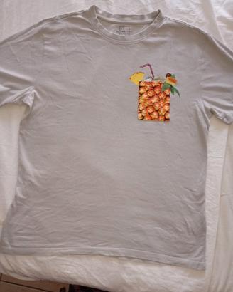 T-shirt taglia M 
