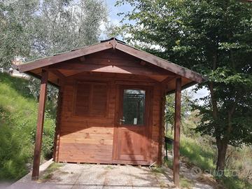 Casetta da giardino con veranda