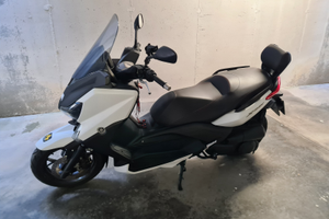 Yamaha xmax 250