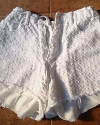 Pantaloncini bianchi effetto goffrato