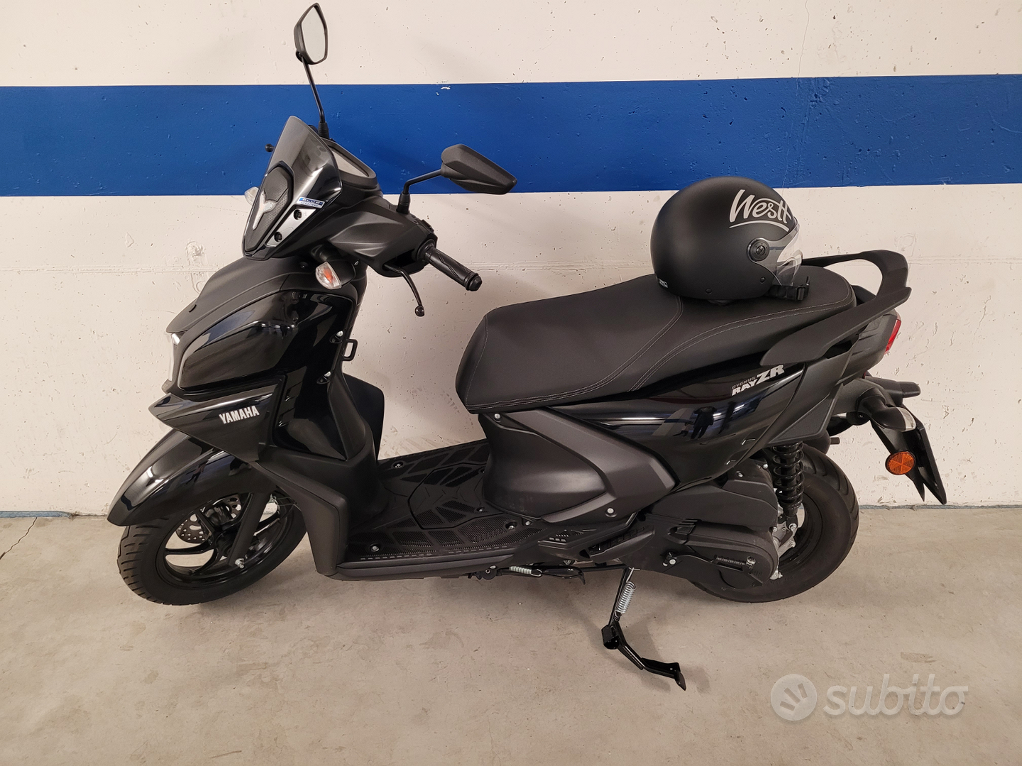 Rayzr 125 Ultimo Scooter Yamaha Moto Scooter Yamaha Modello RAYZR