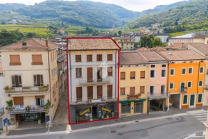 PALAZZINA A MONTECCHIA DI CROSARA