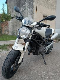 Ducati Monster 696 - 2007