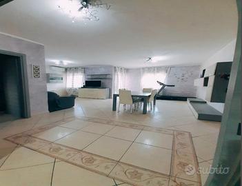 Appartamento +garage+mansarda+portico