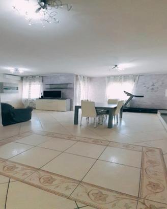 Appartamento +garage+mansarda+portico